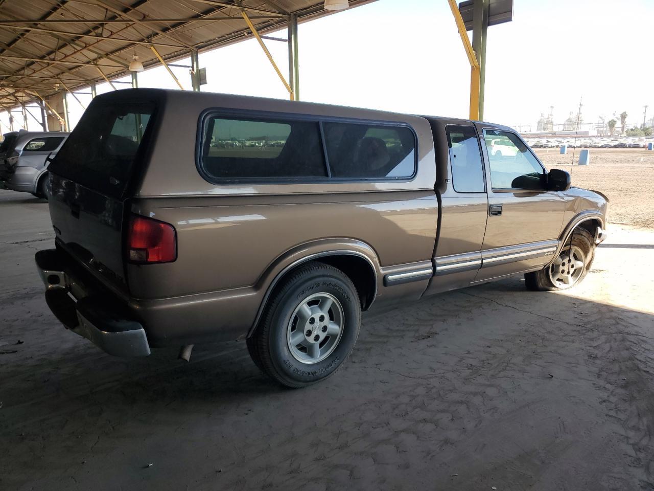 2002 Chevrolet S Truck S10 - Фото 3