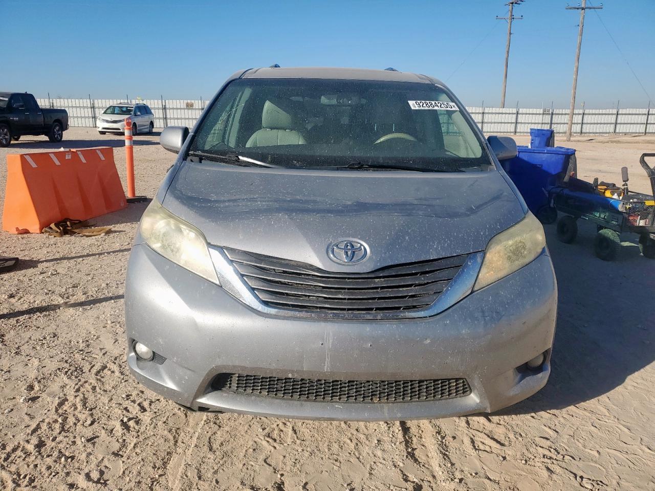 2012 Toyota Sienna Xle - Image 5