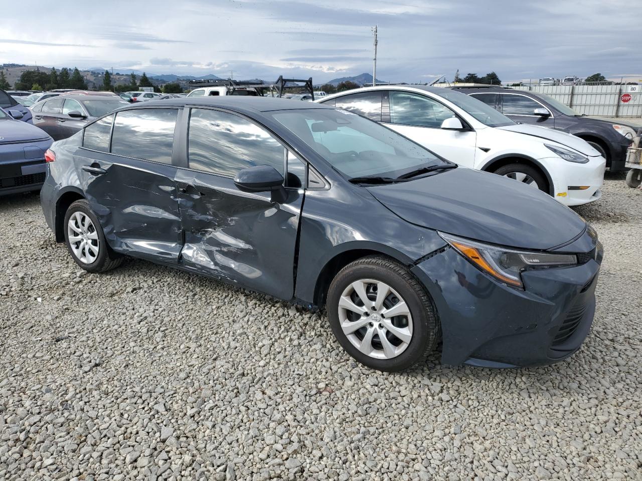 2025 Toyota Corolla Le - Image 4