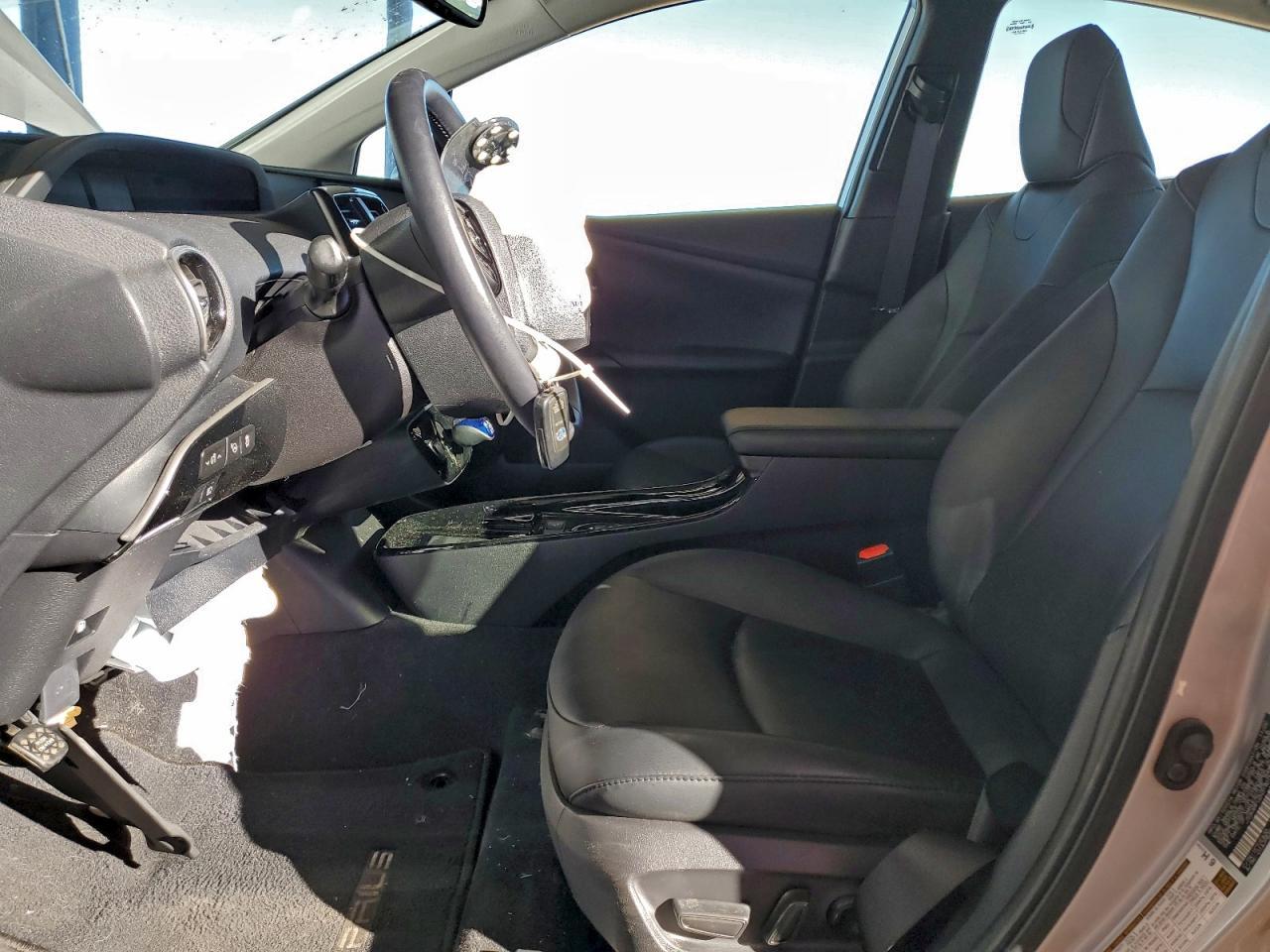 2022 Toyota Prius Night Shade - Фото 7