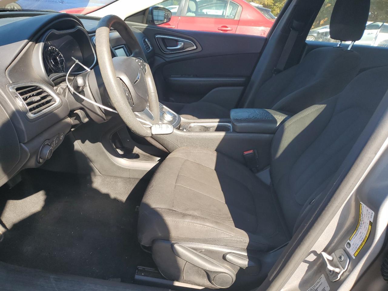 2015 Chrysler 200 Limited - Фото 7