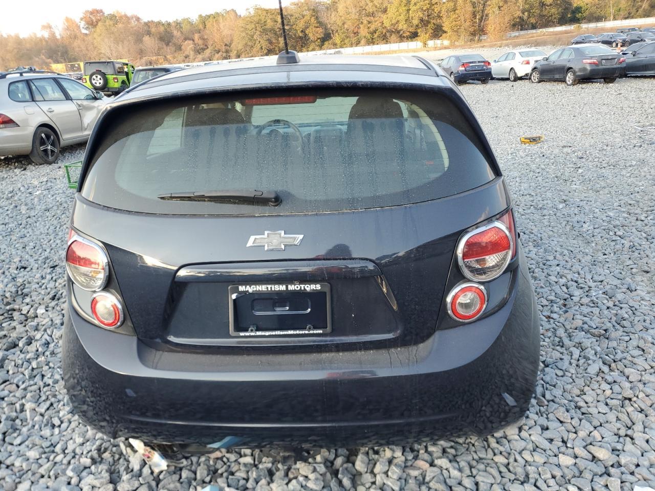 2016 Chevrolet Sonic Lt - Фото 6