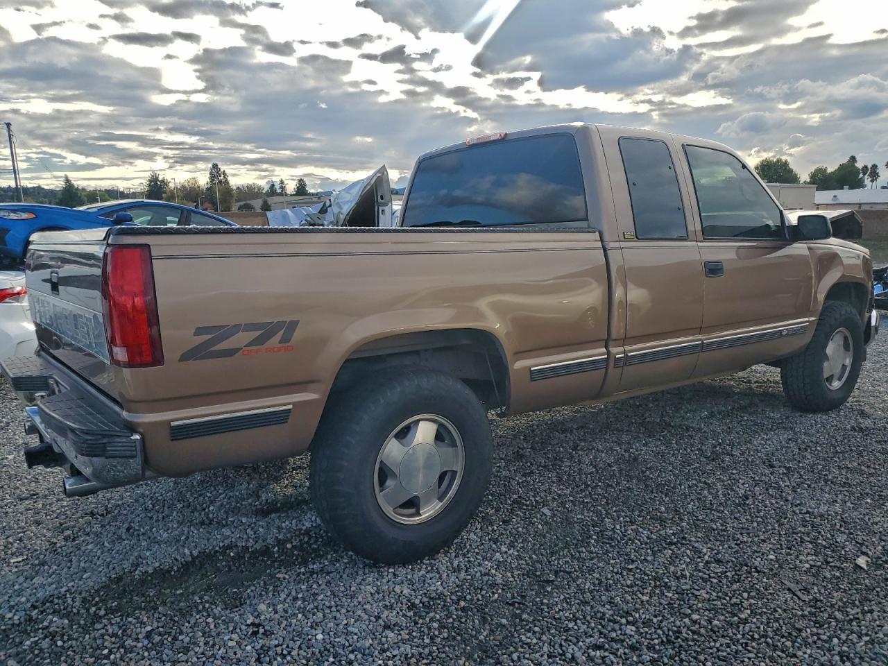 1997 Chevrolet Gmt-400 K1500 - Фото 3