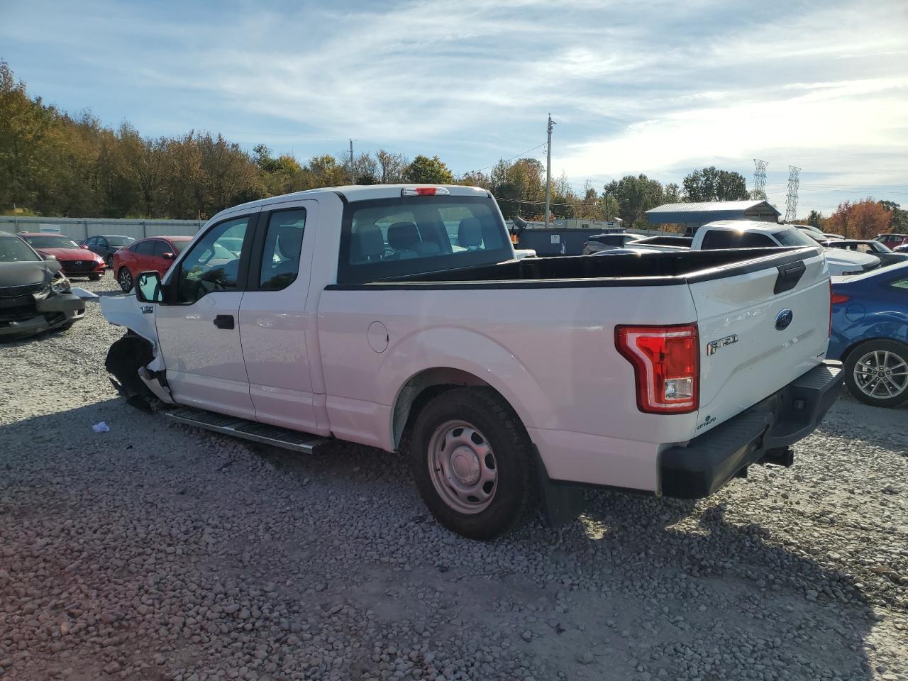 2016 Ford F150 Super Cab - Фото 2