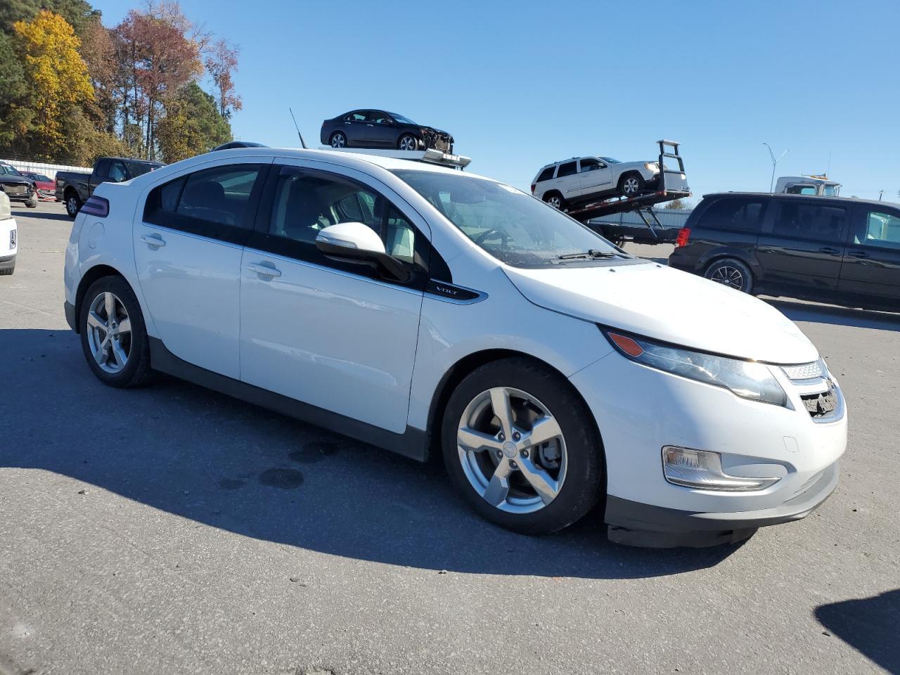 2013 Chev Volt - Image 4