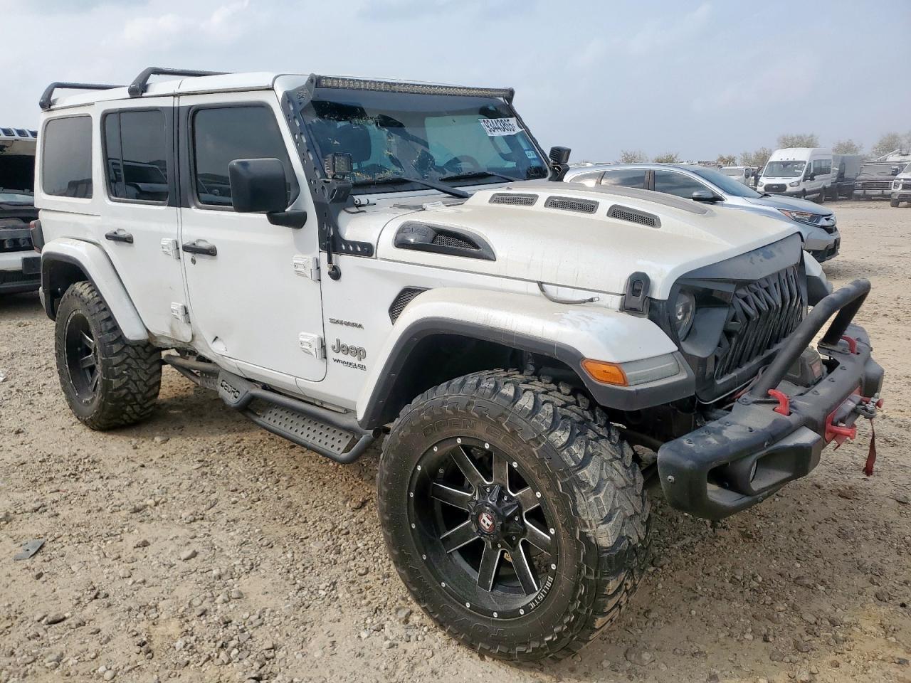 2018 Jeep Wrangler Unlimited Sahara - Image 4