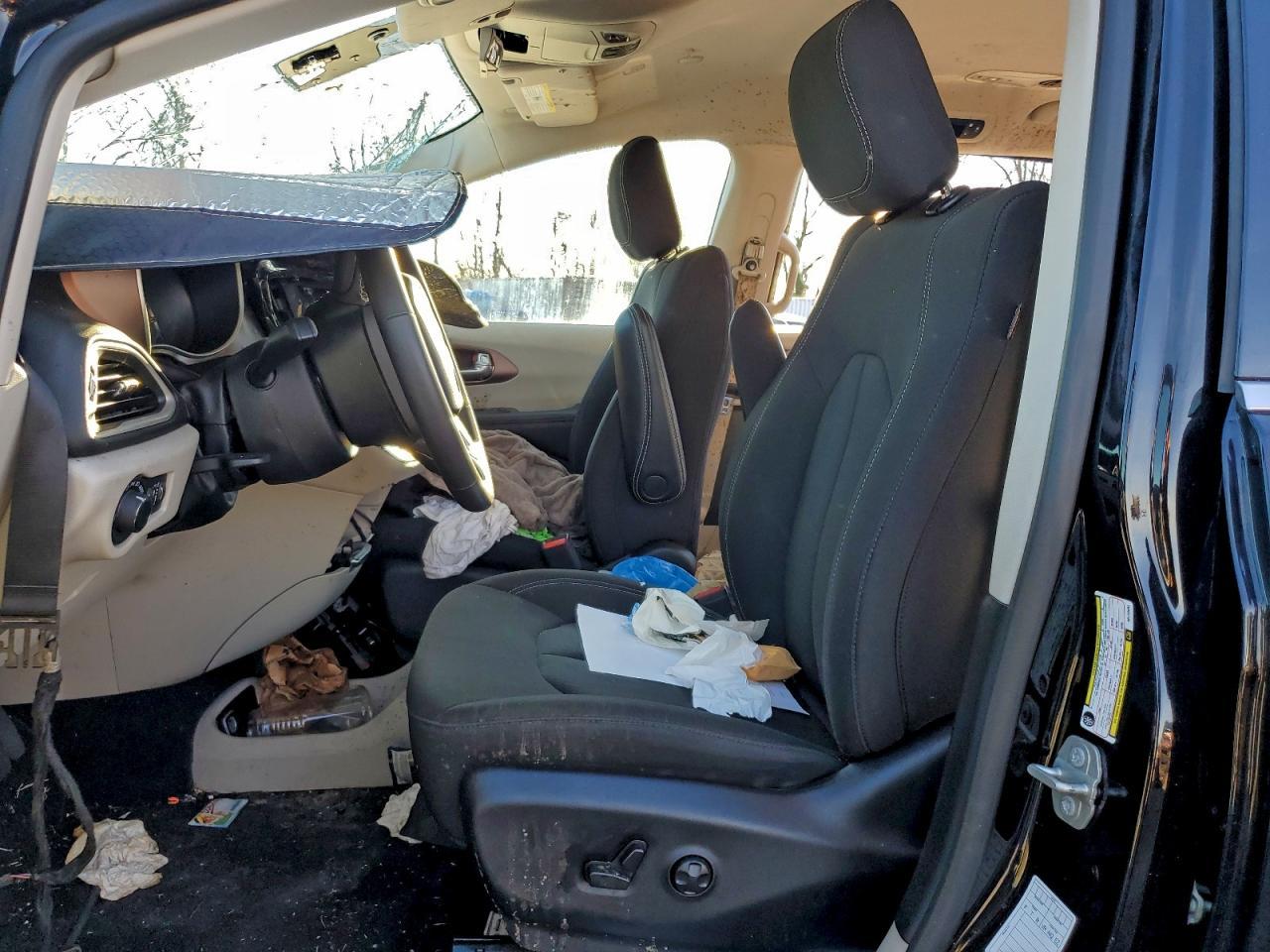 2024 Chrysler Voyager Lx - Image 7