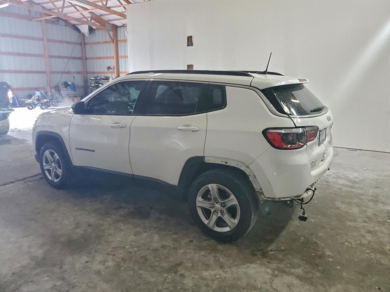 2023 Jeep Compass Latitude - Image 2