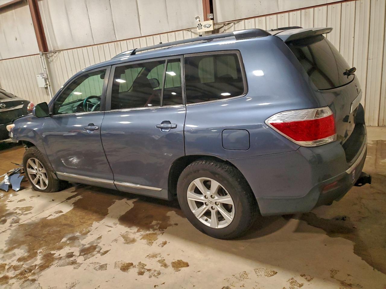 2012 Toyota Highlander Base - Фото 2