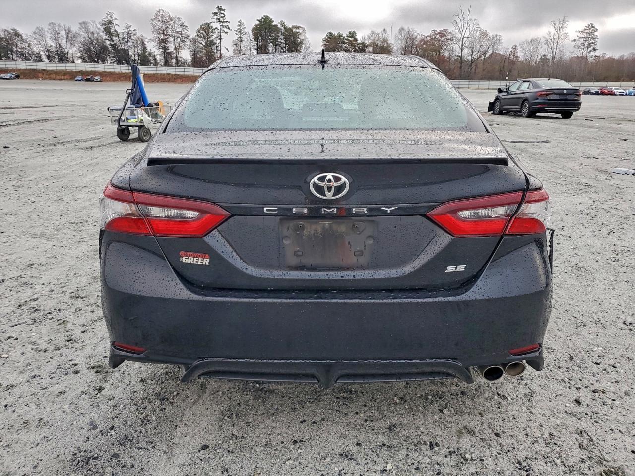 2022 Toyota Camry Se - Image 6