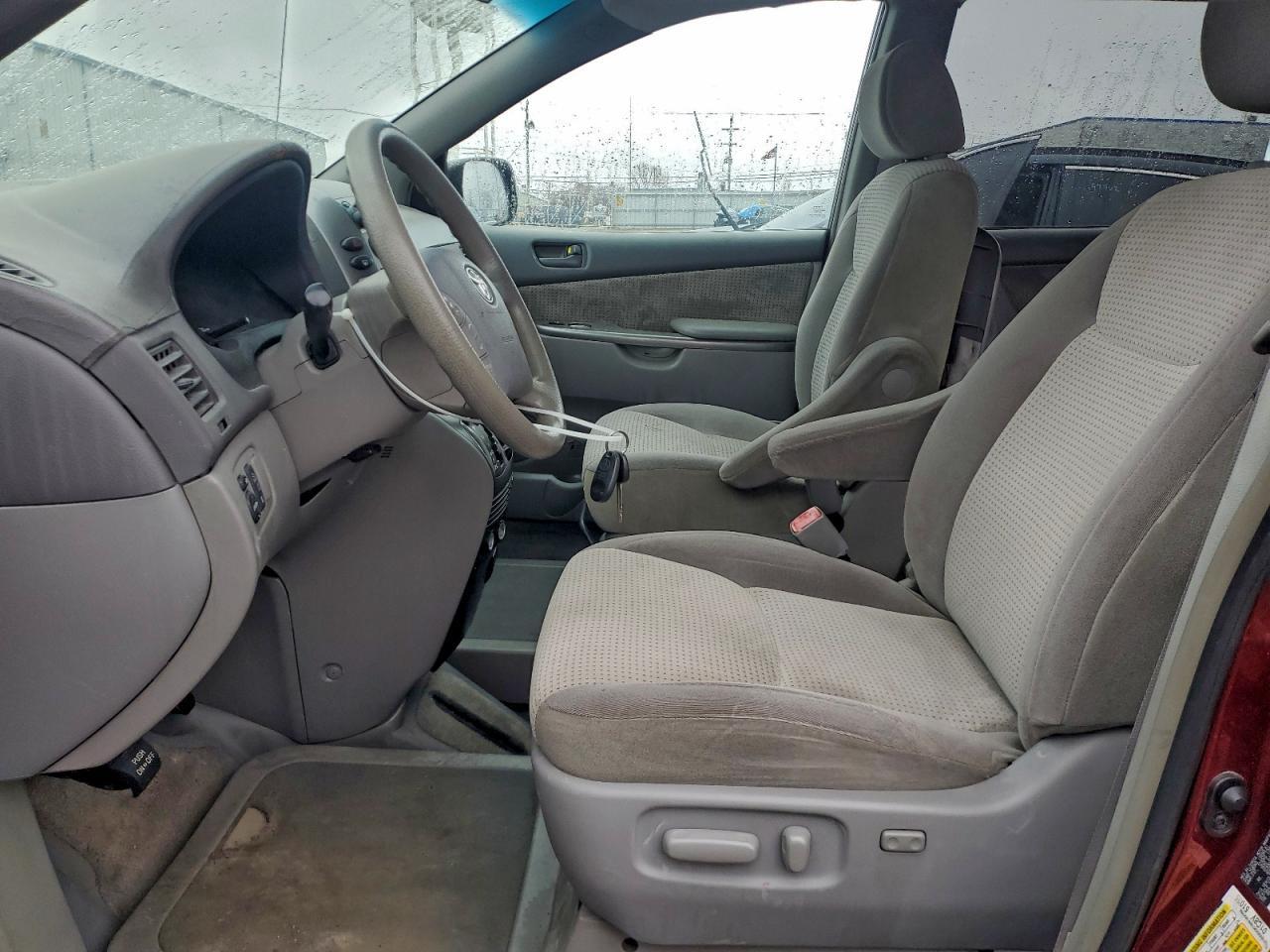 2008 Toyota Sienna Ce - Image 7