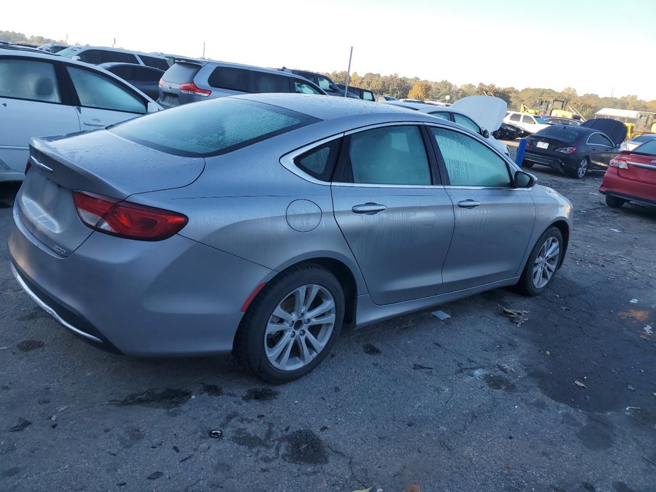 2015 Chrysler 200 Limited - Фото 3