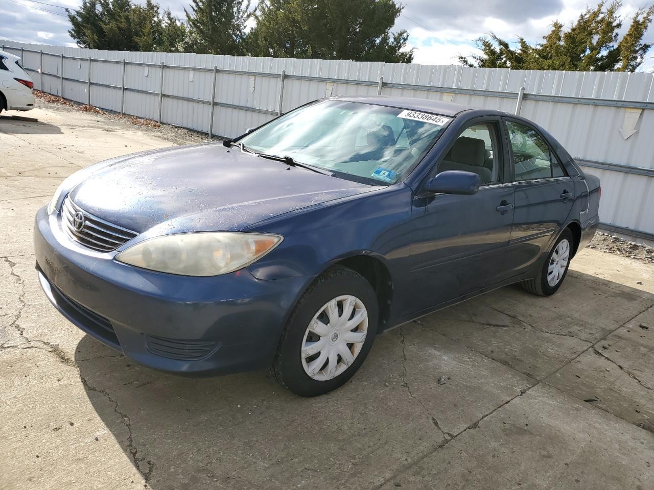 2005 Toyota Camry Le
