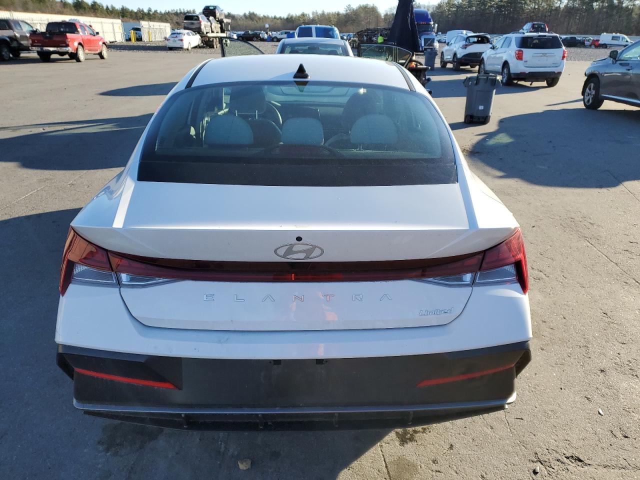 2025 Hyundai Elantra Limited - Фото 6