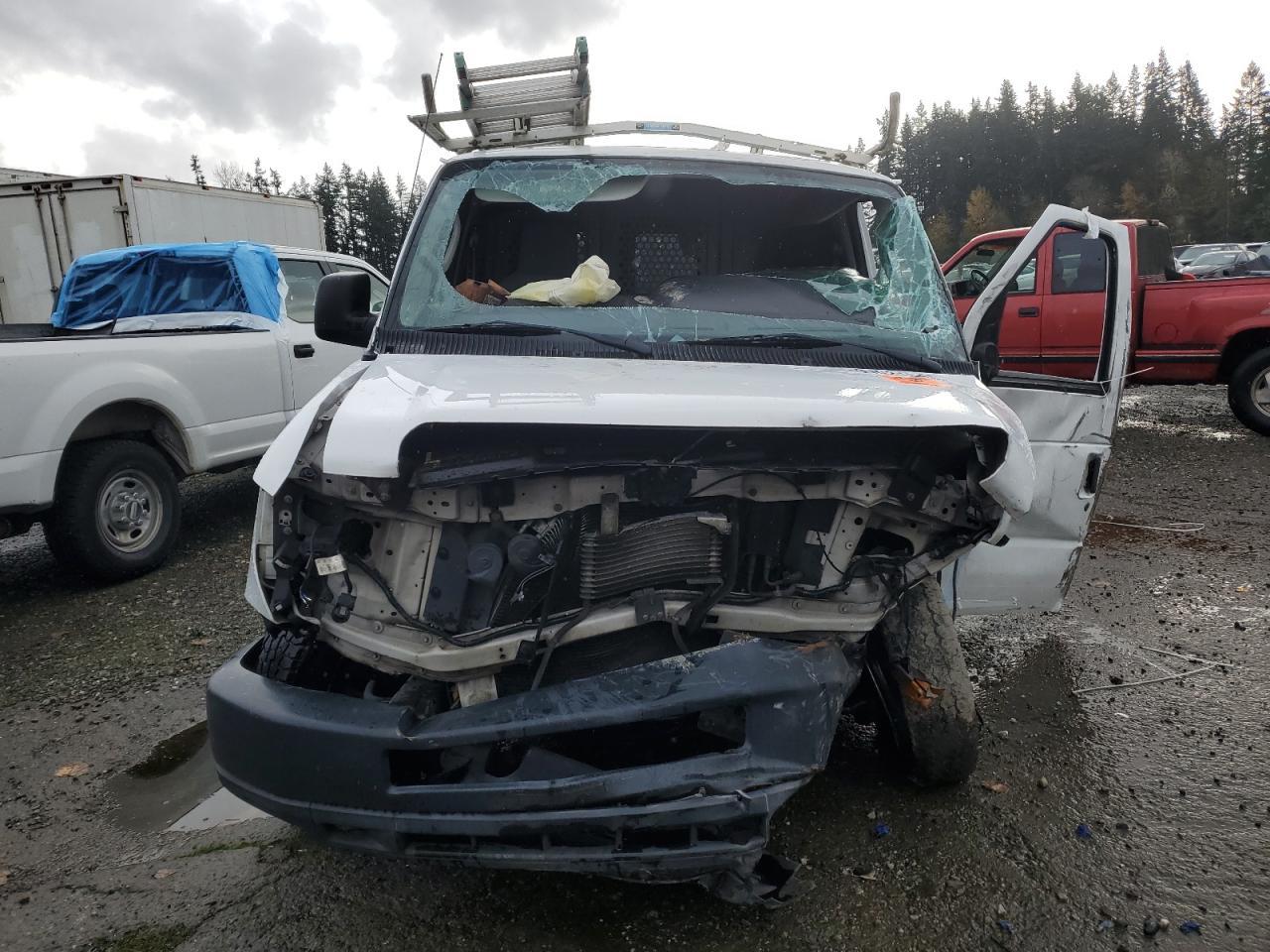 2011 Ford Econoline E150 Van - Фото 5