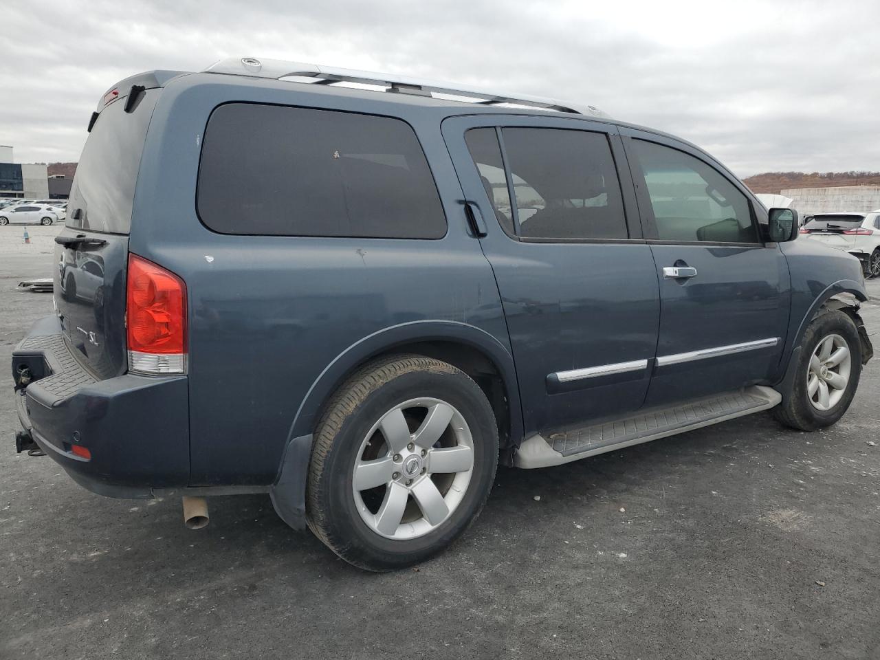 2013 Nissan Armada Sv - Image 3