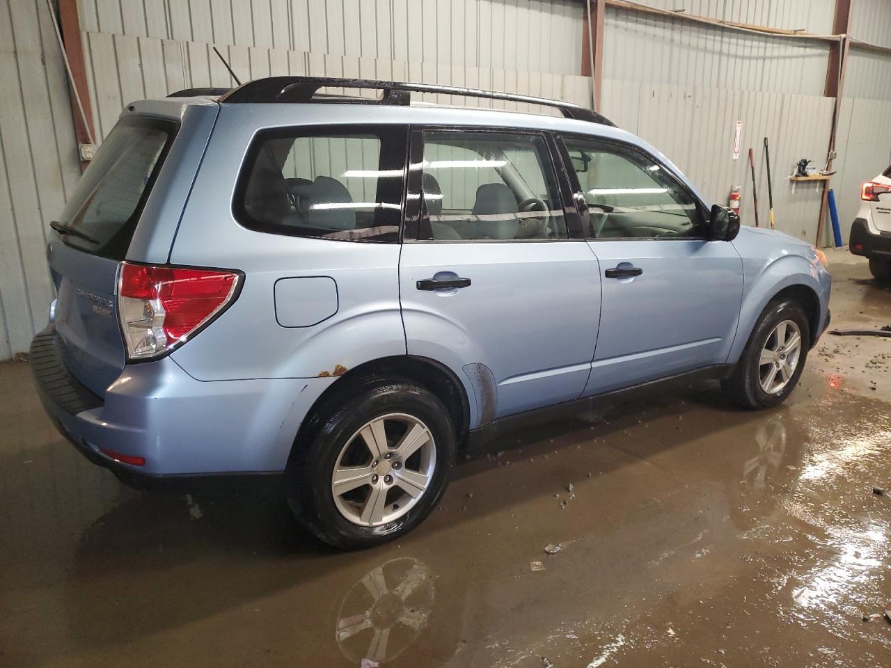 2011 Subaru Forester 2.5X - Фото 3