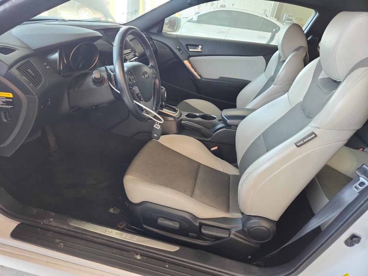 2014 Hyundai Genesis Coupe 2.0T - Фото 7