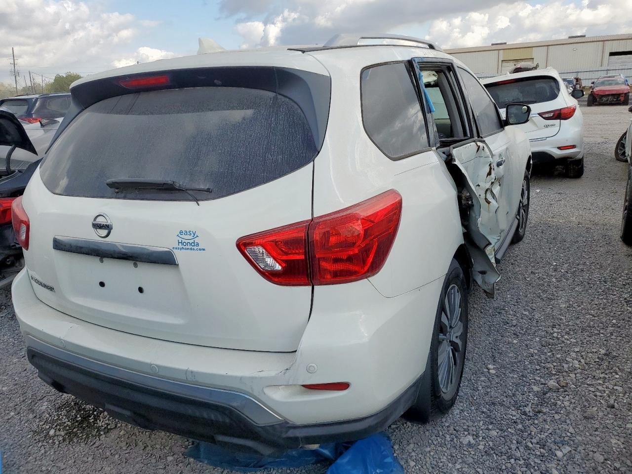 2020 Nissan Pathfinder S - Фото 6