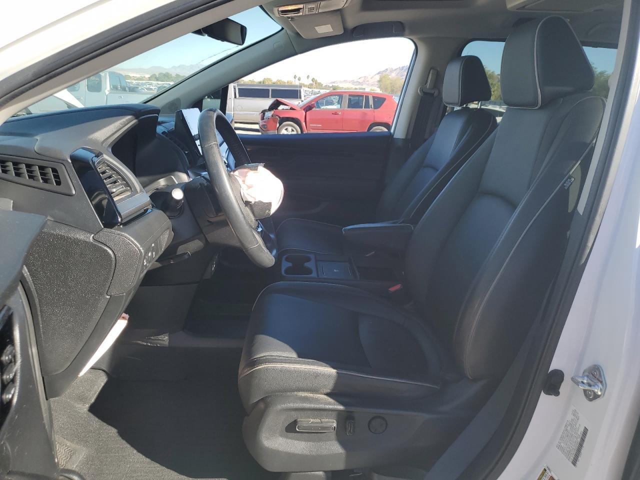 2025 Honda Odyssey Touring - Image 7
