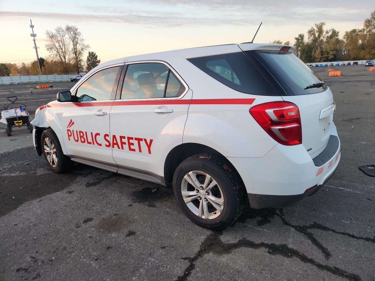2016 Chevrolet Equinox Ls - Image 2