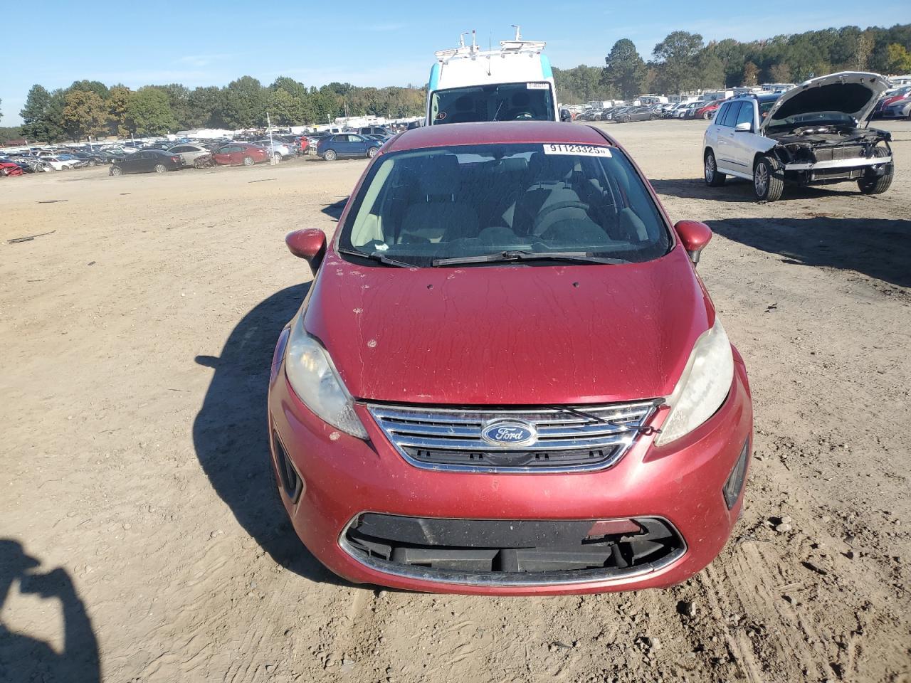 2011 Ford Fiesta Se - Фото 5