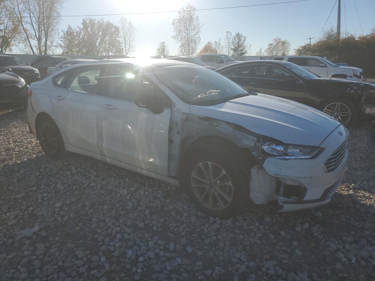 2020 Ford Fusion Se - Фото 4