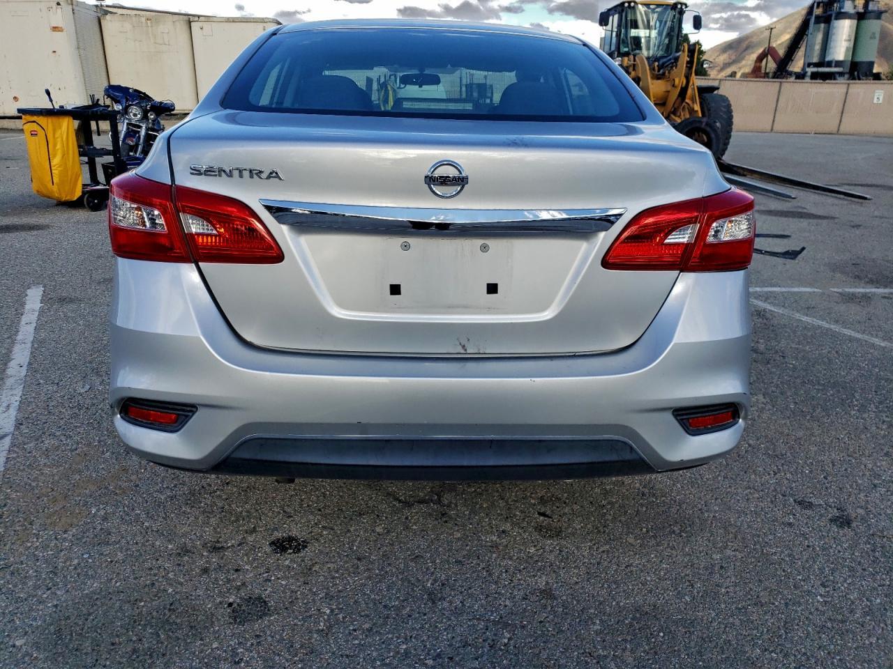 2016 Nissan Sentra S - Фото 6