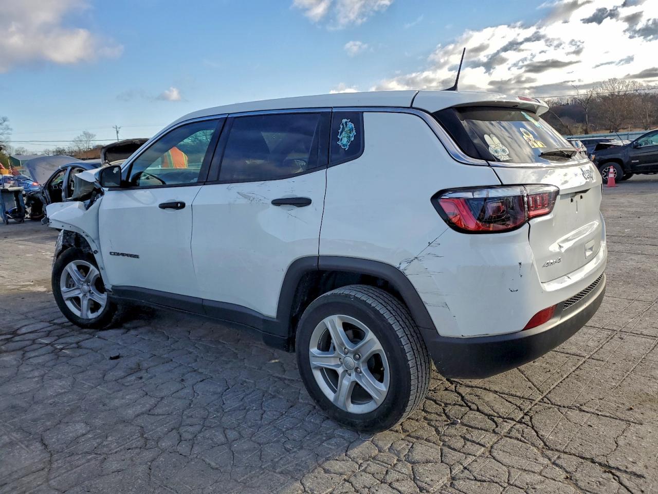 2024 Jeep Compass Sport - Фото 2