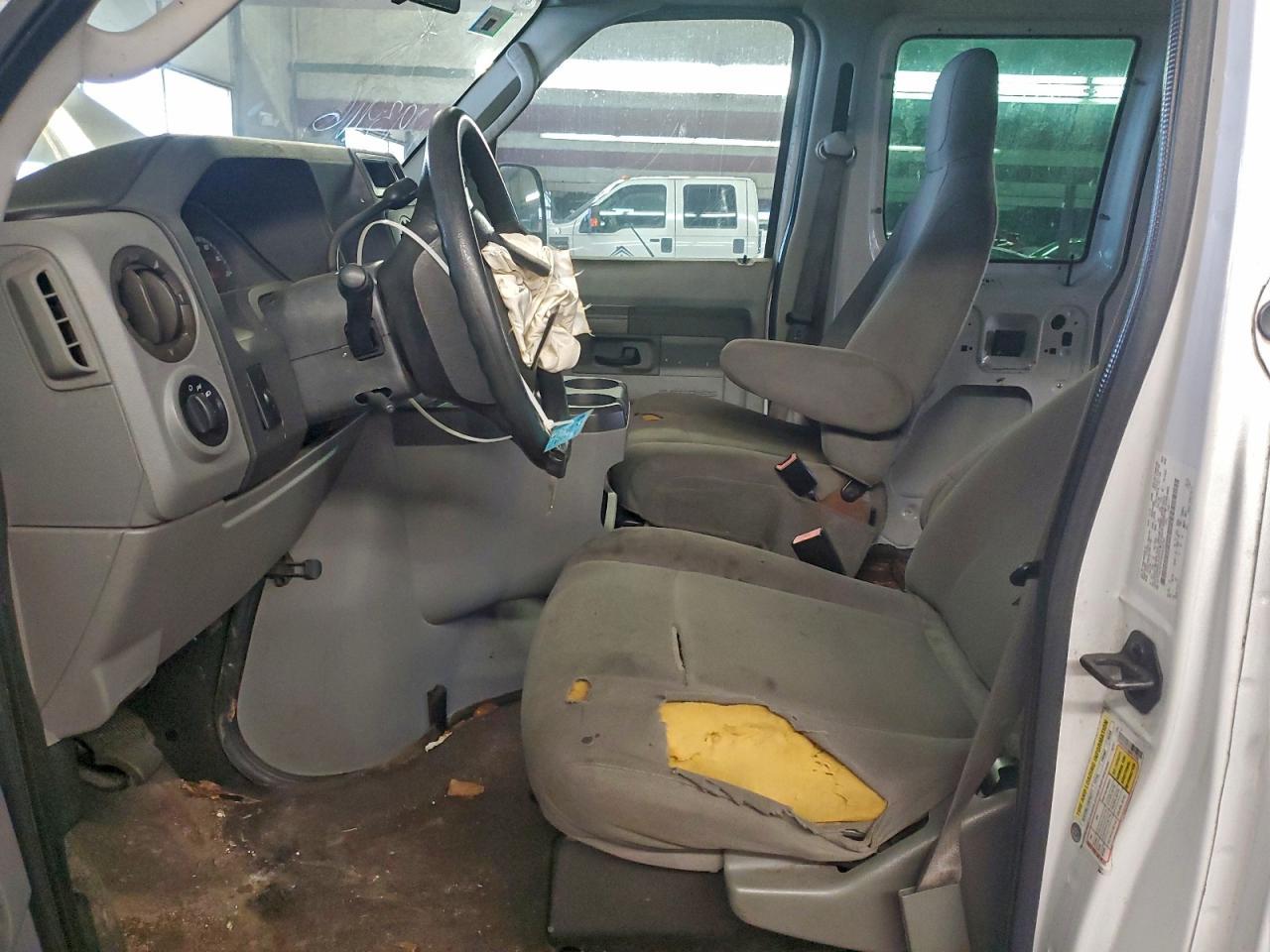 2013 Ford Econoline E250 - Image 7