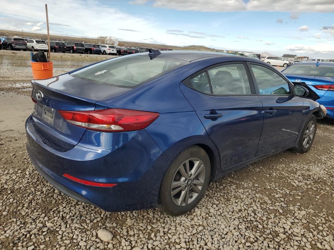 2017 Hyundai Elantra Se - Image 3