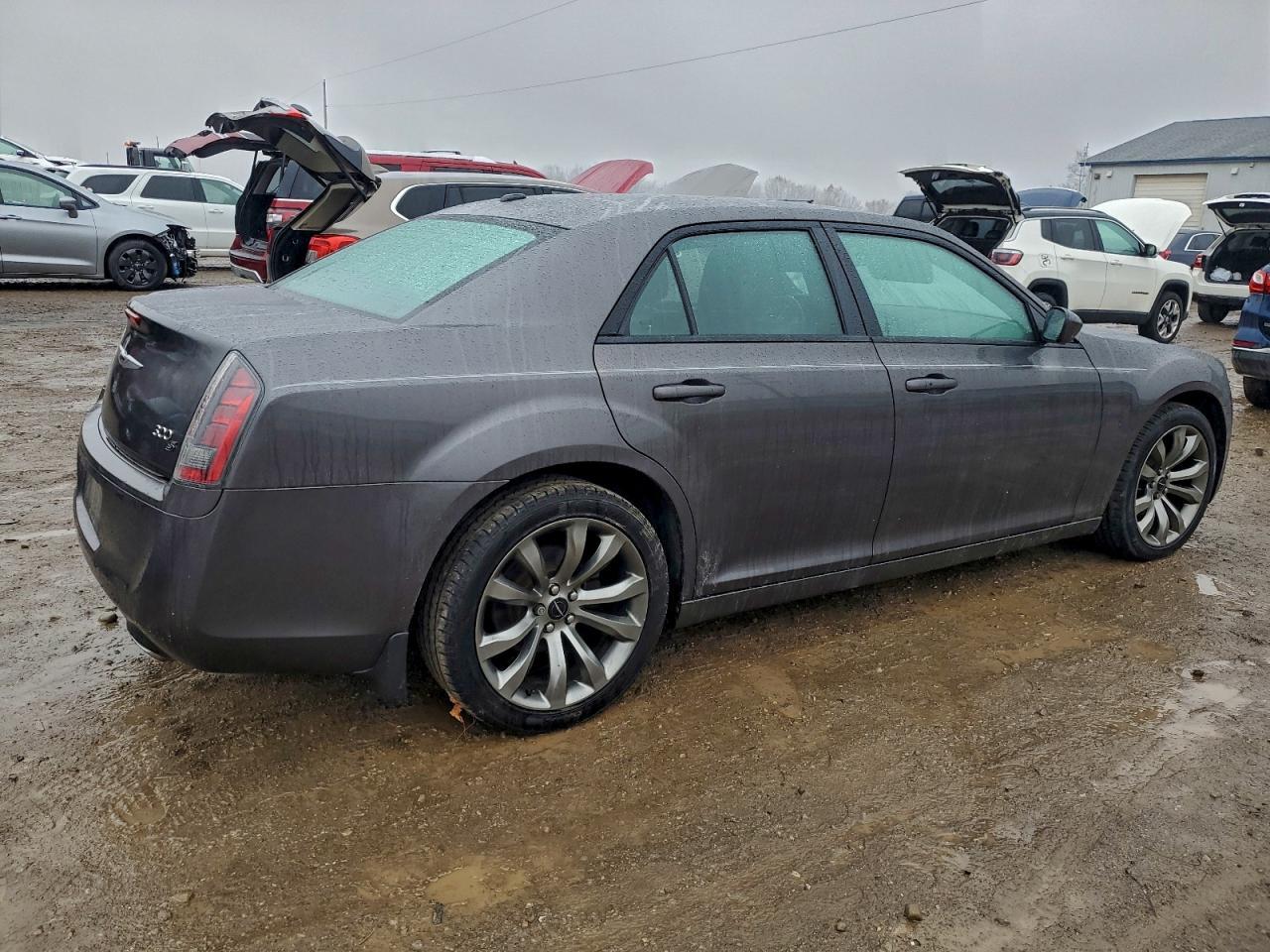 2014 Chrysler 300 S - Image 3