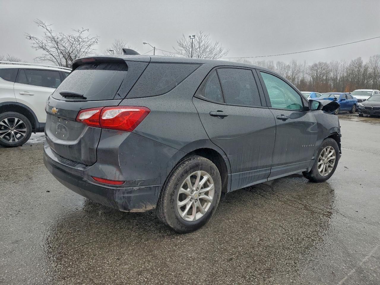 2020 Chevrolet Equinox Ls - Image 3