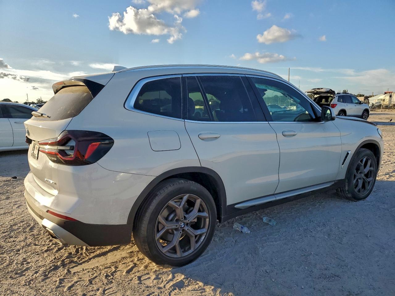 2024 BMW X3 Sdrive30I - Фото 3