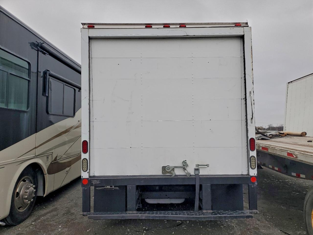 2014 Ford E350 Box Truck - Фото 6