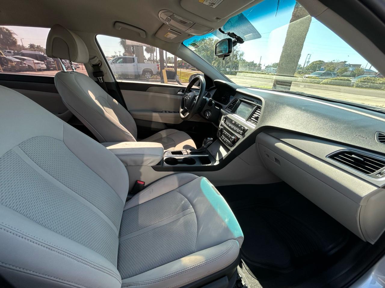 2016 Hyundai Sonata Se - Фото 5