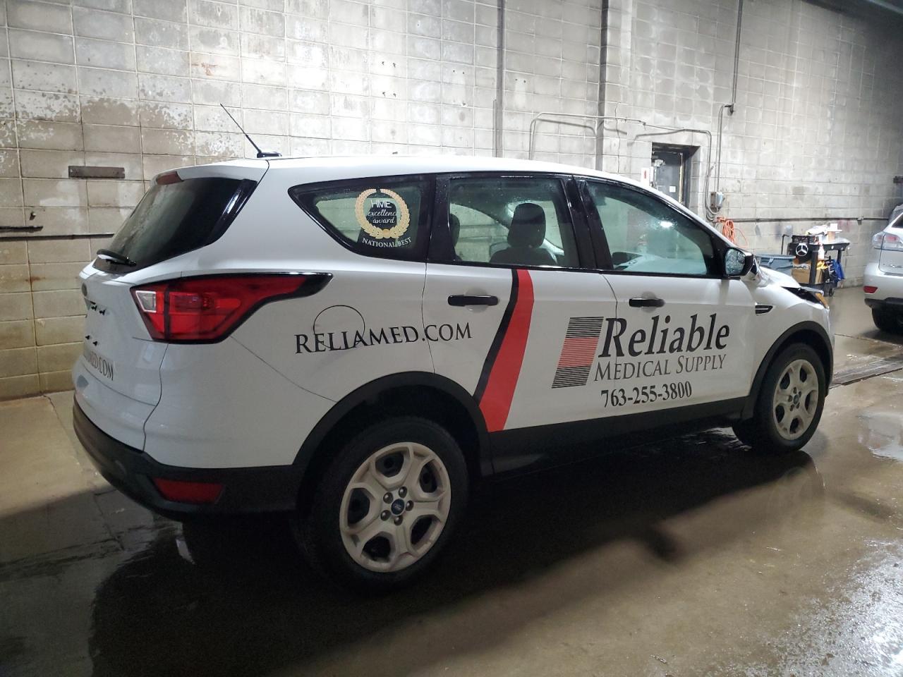 2019 Ford Escape S - Фото 3