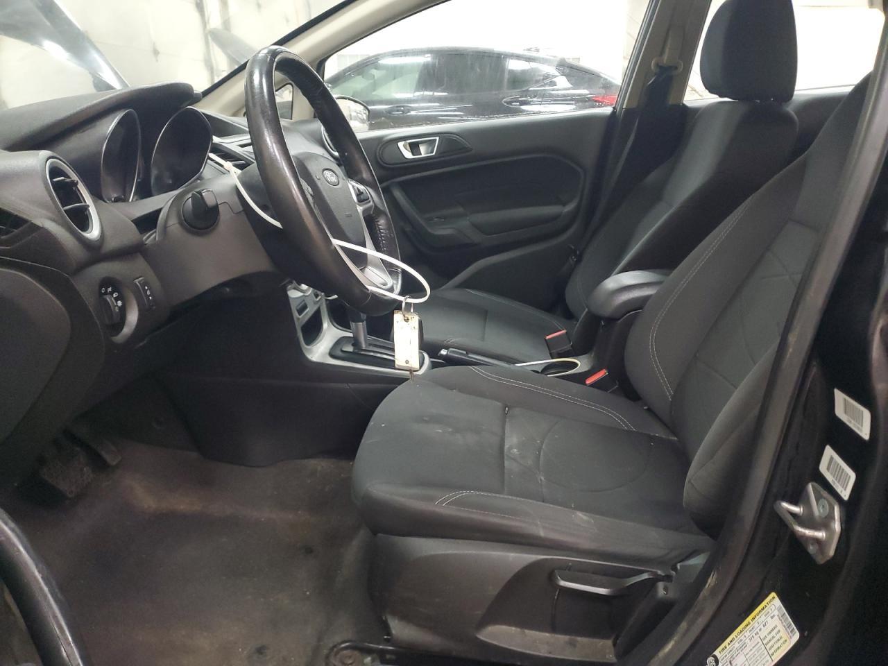 2015 Ford Fiesta Se - Фото 7