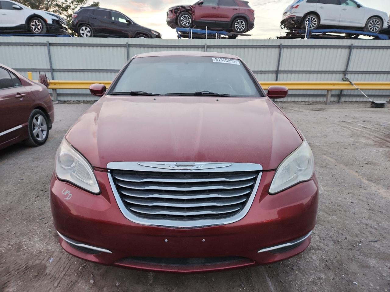 2011 Chrysler 200 Touring - Фото 5
