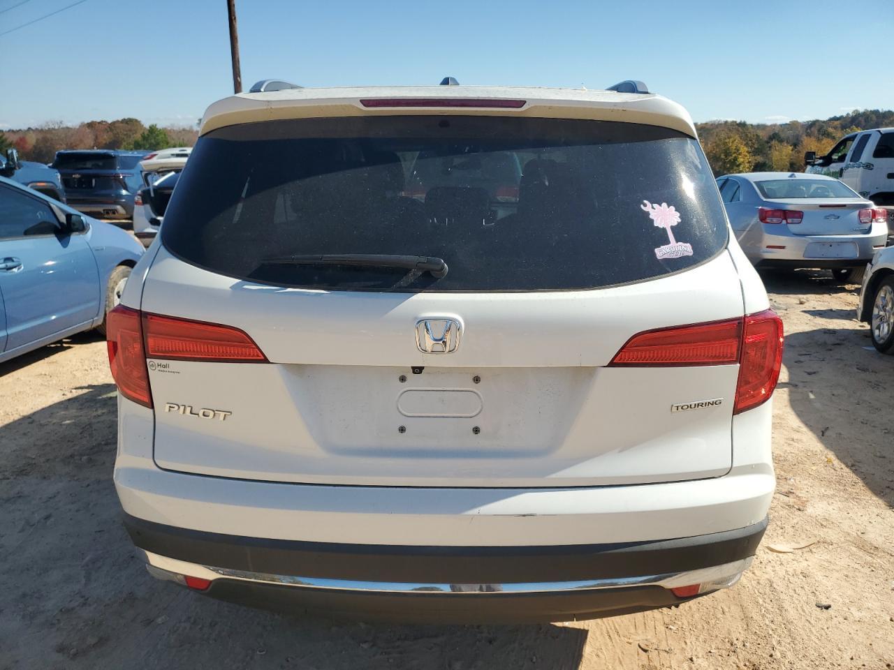 2017 Honda Pilot Touring - Image 6