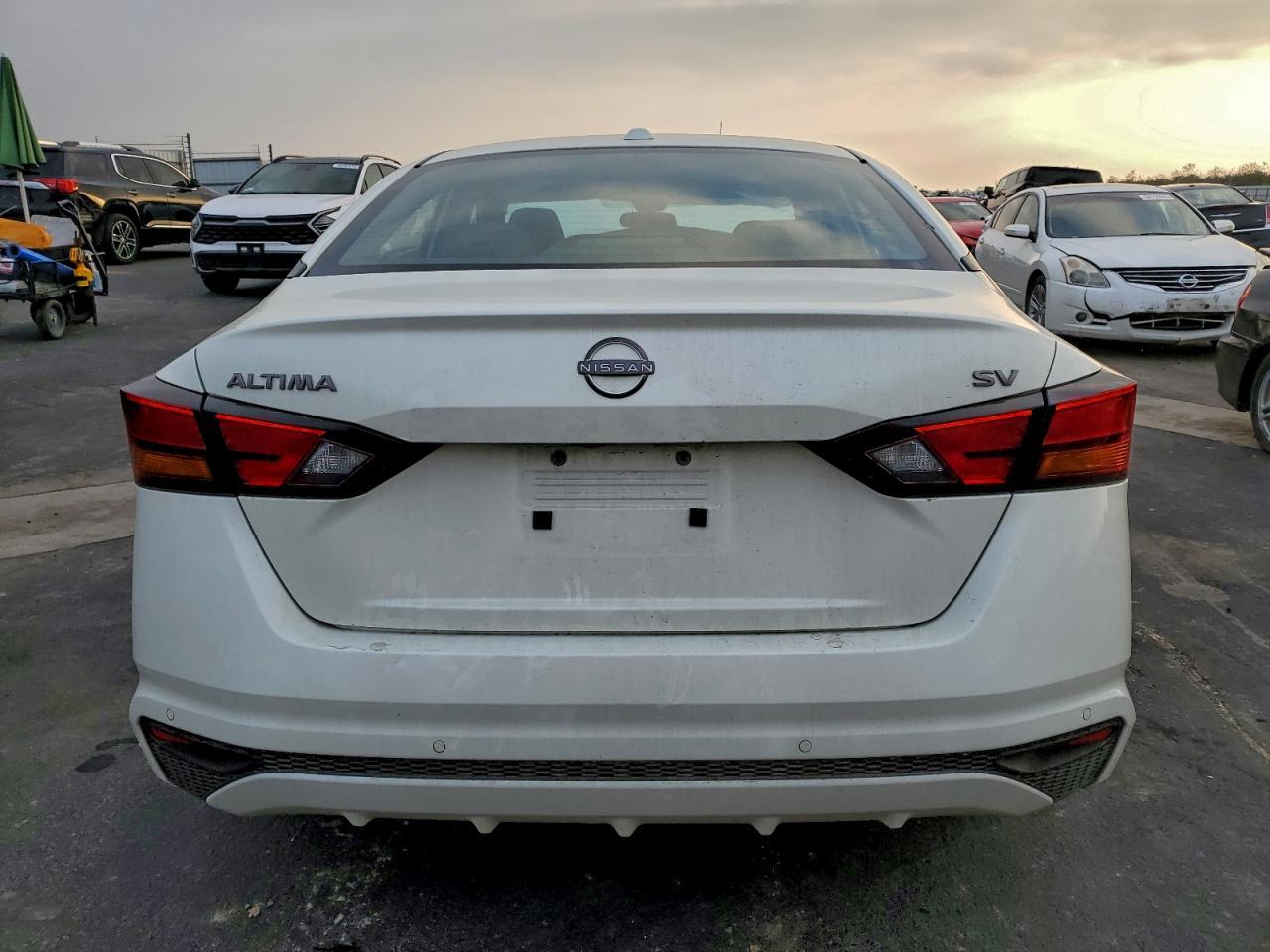 2023 Nissan Altima Sv - Фото 6