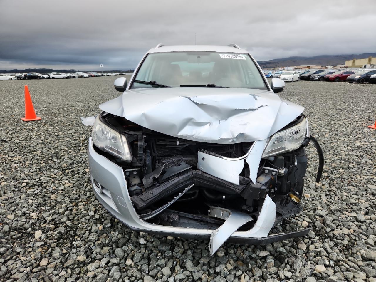 2011 Volkswagen Tiguan S - Image 5