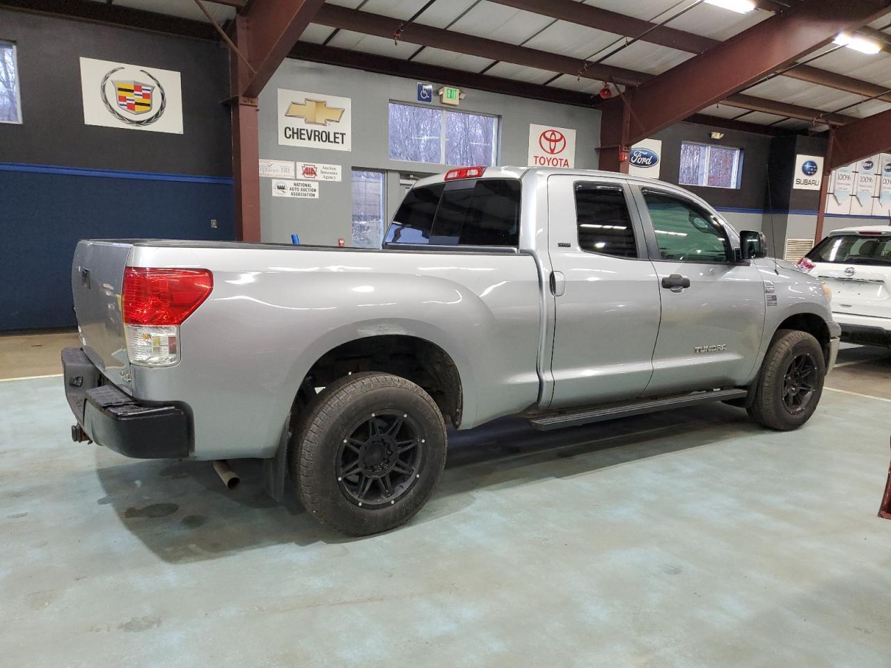 2010 Toyota Tundra Double Cab Sr5 - Фото 3