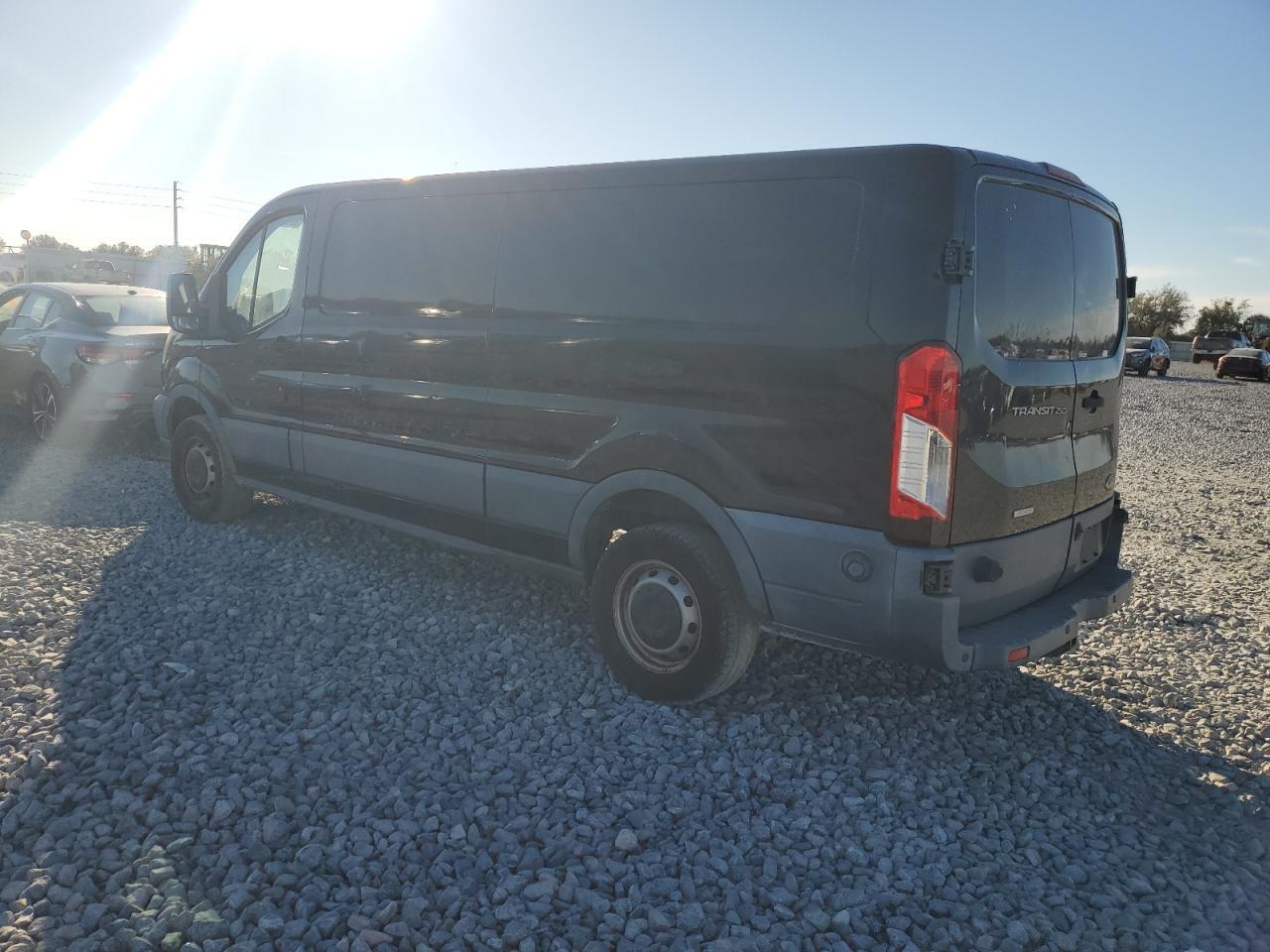 2015 Ford Transit T-250 - Фото 2