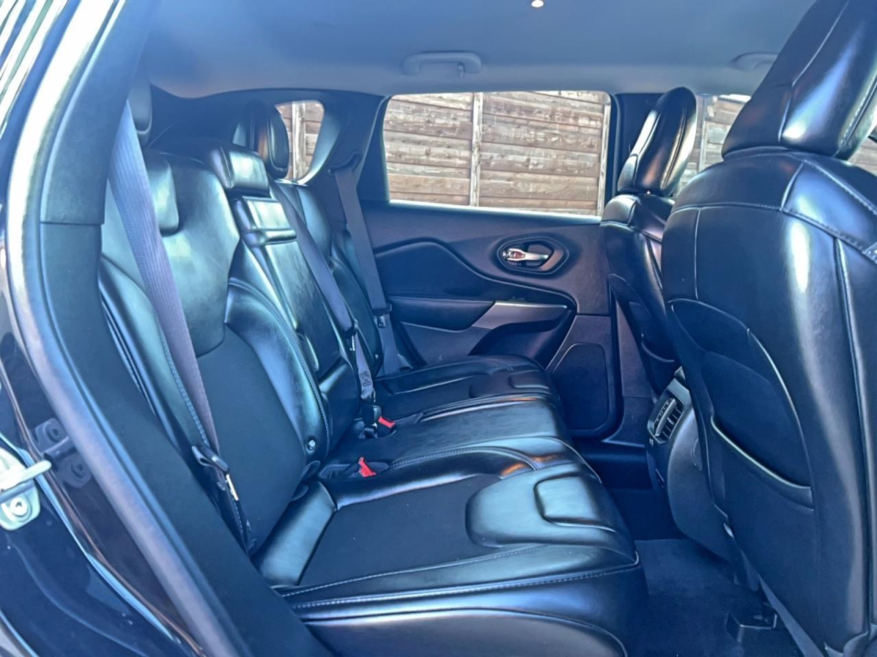 2019 Jeep Cherokee Latitude Plus - Фото 6