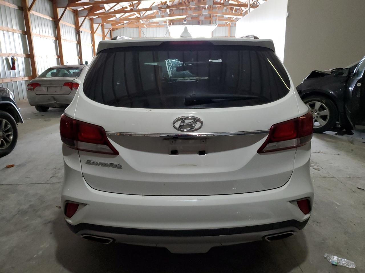 2017 Hyundai Santa Fe Se - Image 6