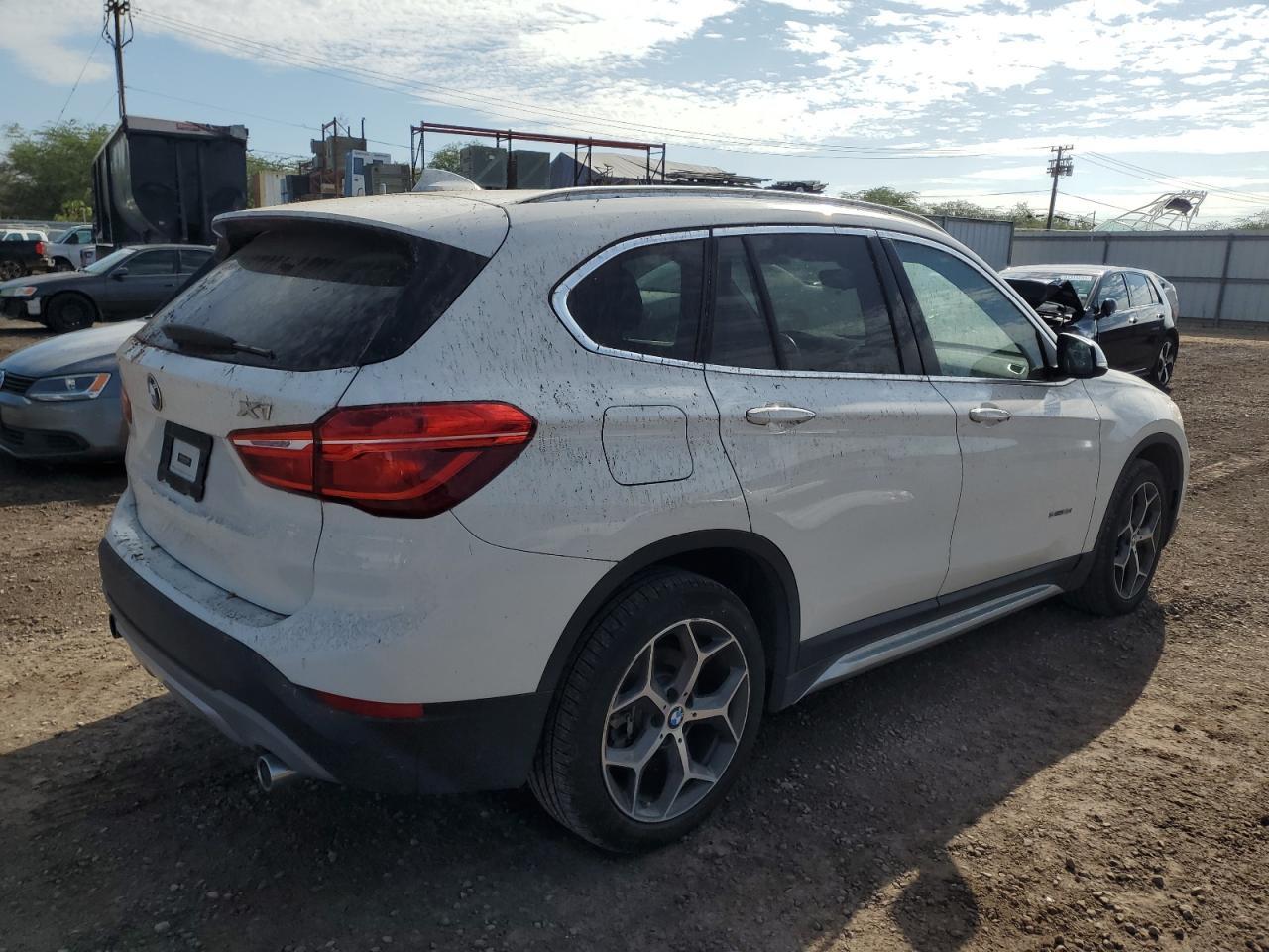 2017 BMW X1 Sdrive28I - Фото 3