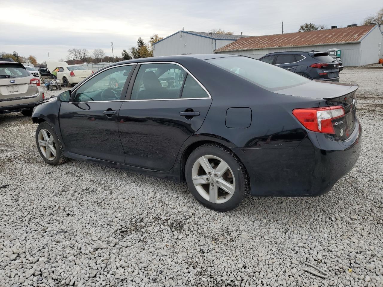 2013 Toyota Camry L - Фото 2