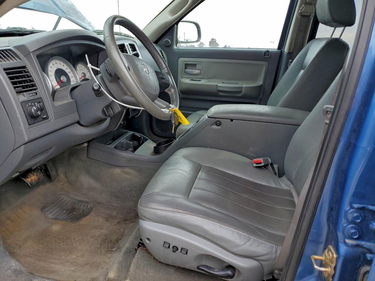 2006 Dodge Dakota Quad Laramie - Image 7