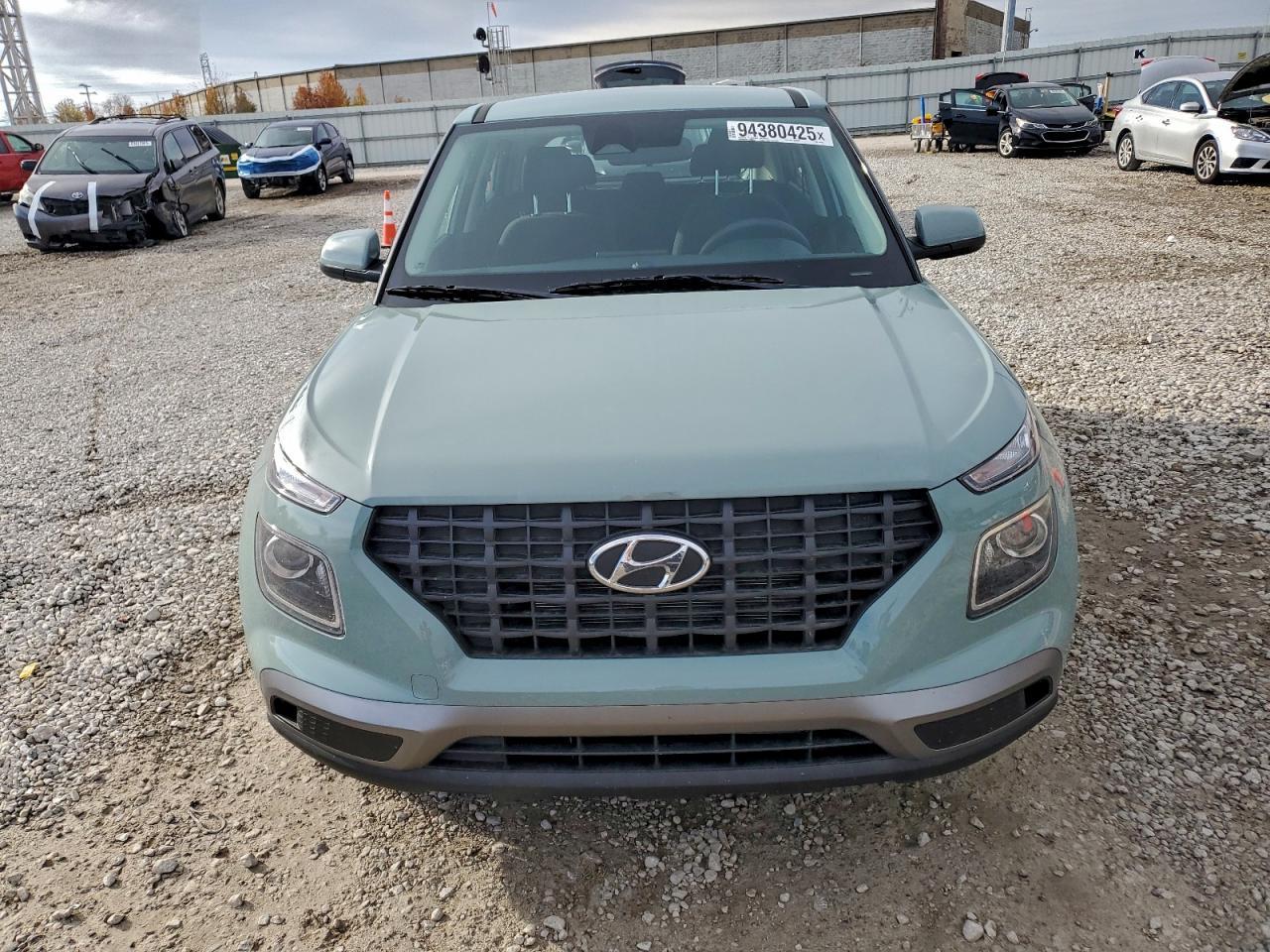 2025 Hyundai Venue Se - Image 5